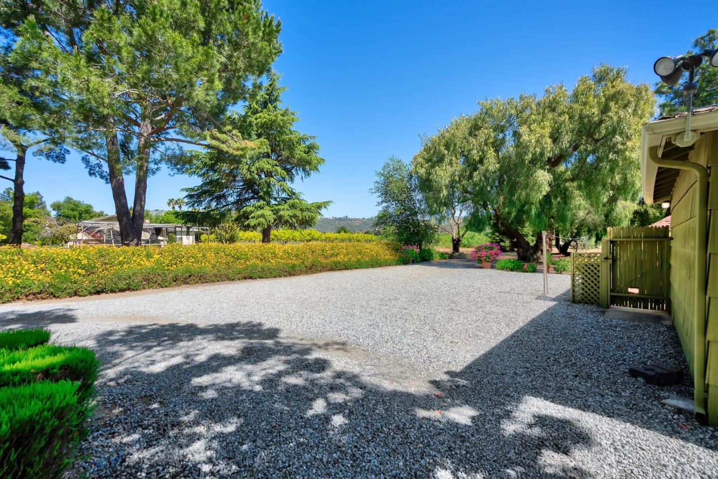 Detail Gallery Image 9 of 40 For 17780 Elm Rd, Morgan Hill,  CA 95037 - 2 Beds | 1 Baths