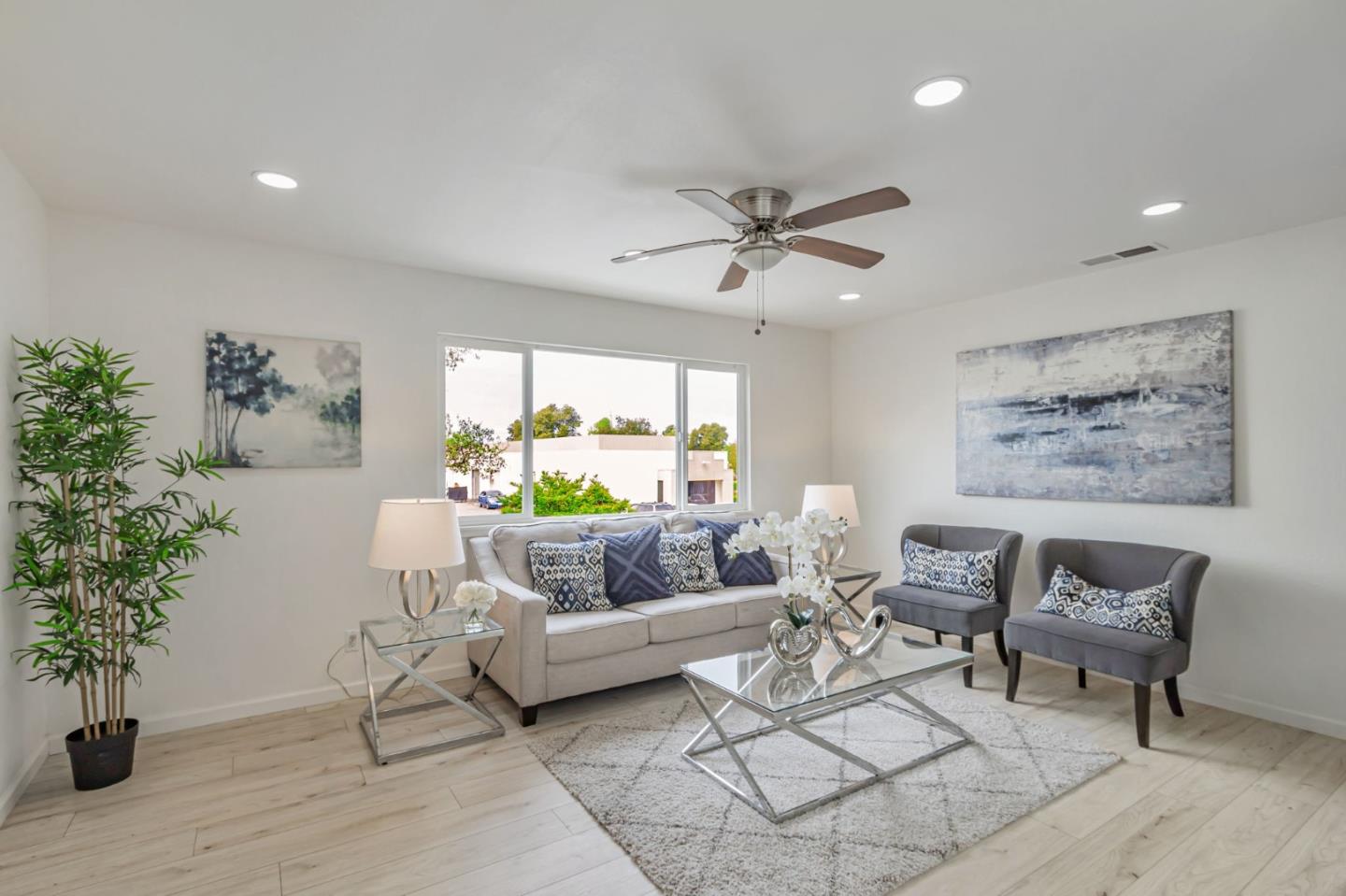 Detail Gallery Image 5 of 30 For 295 Rio Verde Pl #4,  Milpitas,  CA 95035 - 3 Beds | 1 Baths