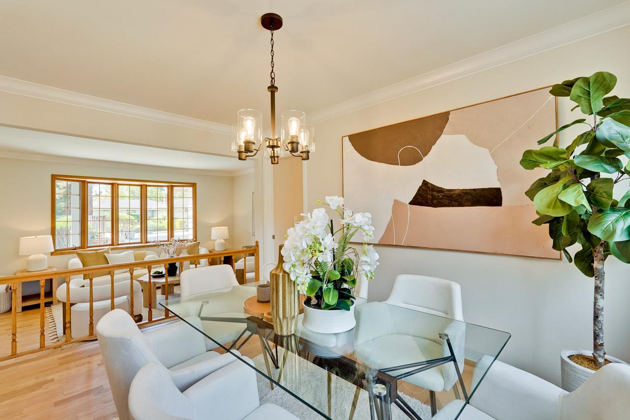 Detail Gallery Image 11 of 51 For 592 Torland Ct, Sunnyvale,  CA 94087 - 5 Beds | 3/1 Baths
