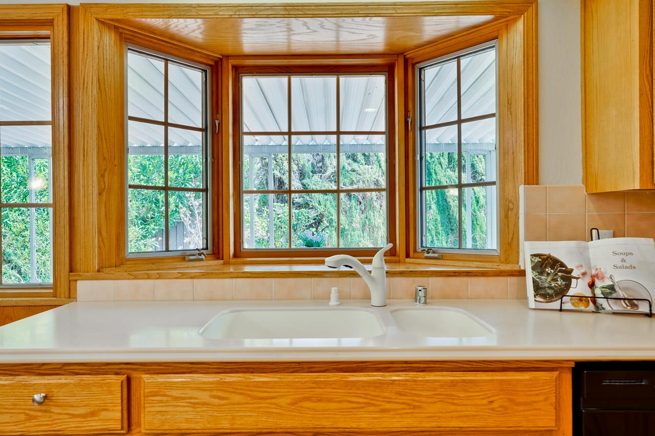 Detail Gallery Image 15 of 51 For 592 Torland Ct, Sunnyvale,  CA 94087 - 5 Beds | 3/1 Baths