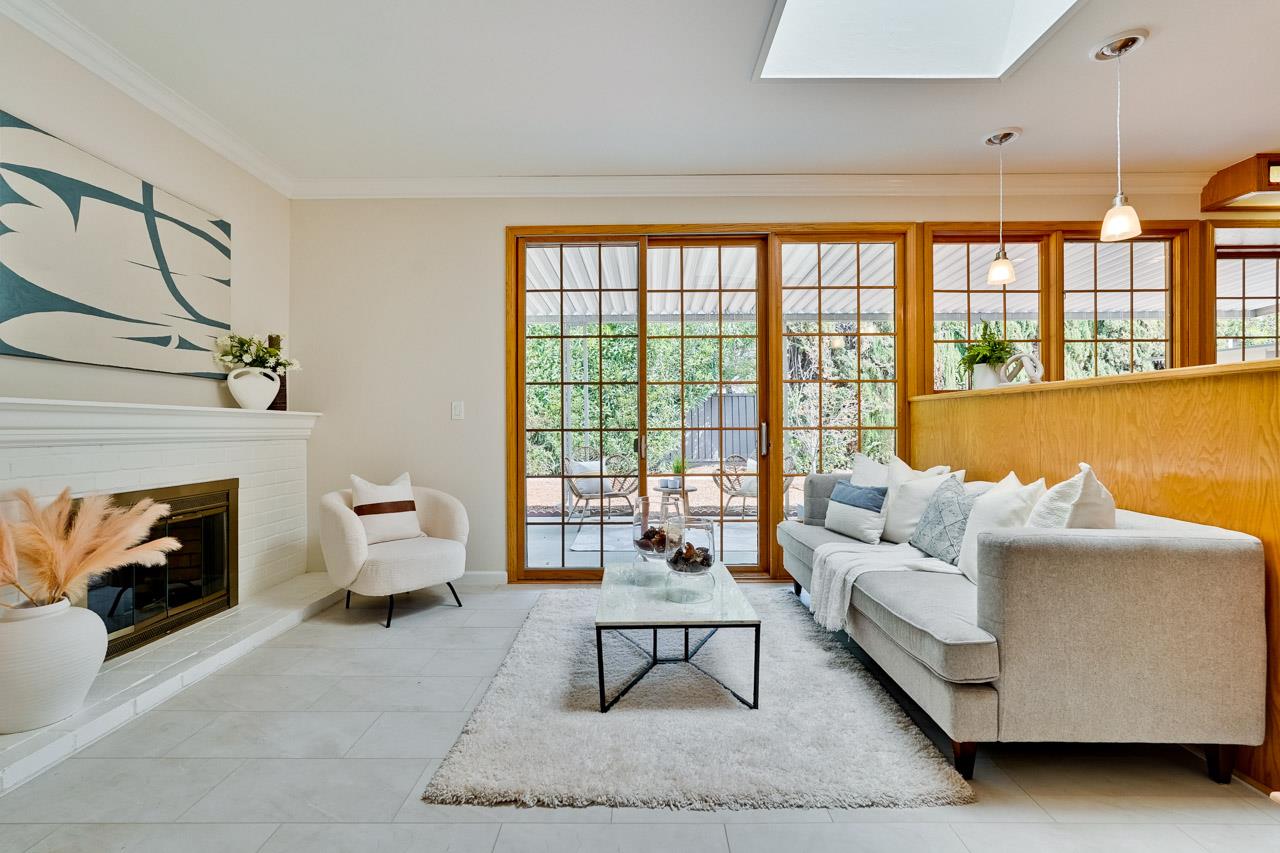 Detail Gallery Image 17 of 51 For 592 Torland Ct, Sunnyvale,  CA 94087 - 5 Beds | 3/1 Baths