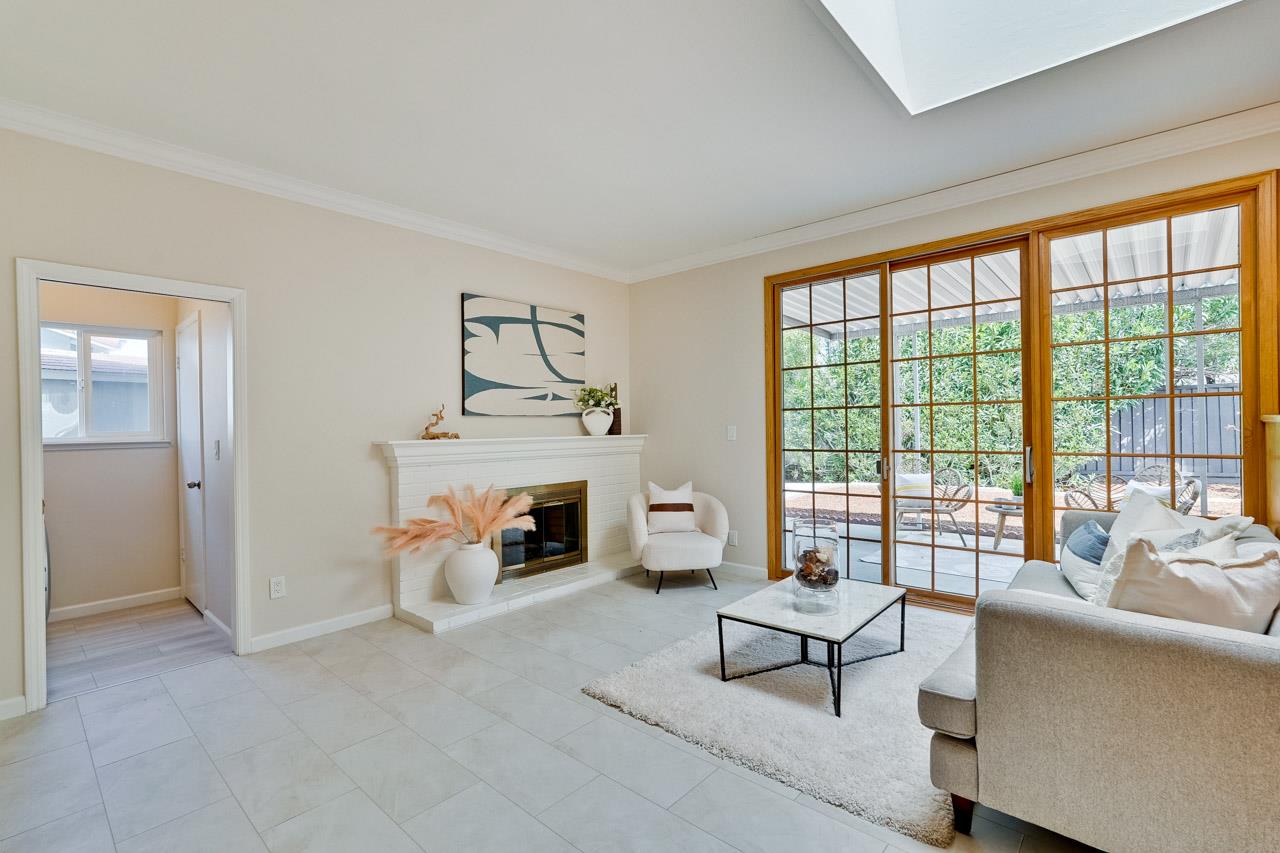 Detail Gallery Image 19 of 51 For 592 Torland Ct, Sunnyvale,  CA 94087 - 5 Beds | 3/1 Baths