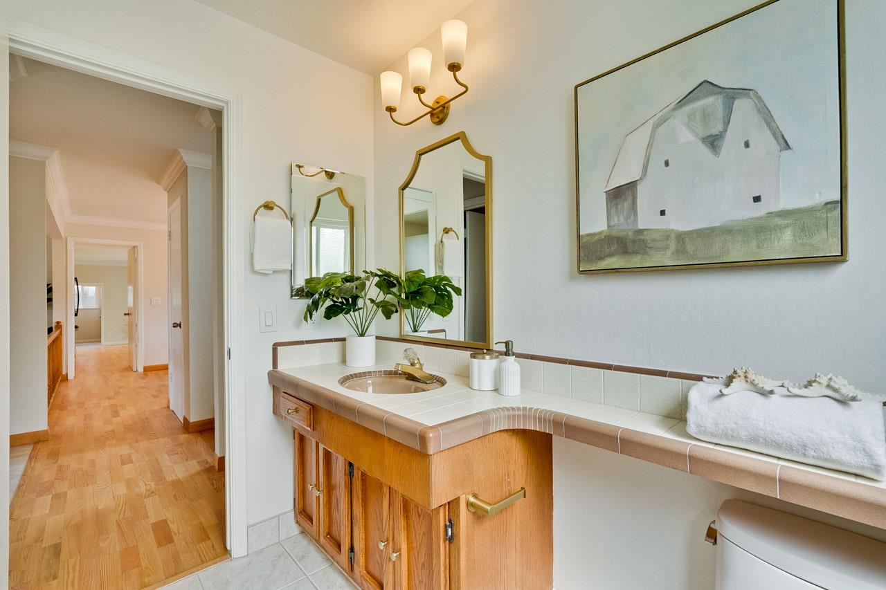 Detail Gallery Image 24 of 51 For 592 Torland Ct, Sunnyvale,  CA 94087 - 5 Beds | 3/1 Baths