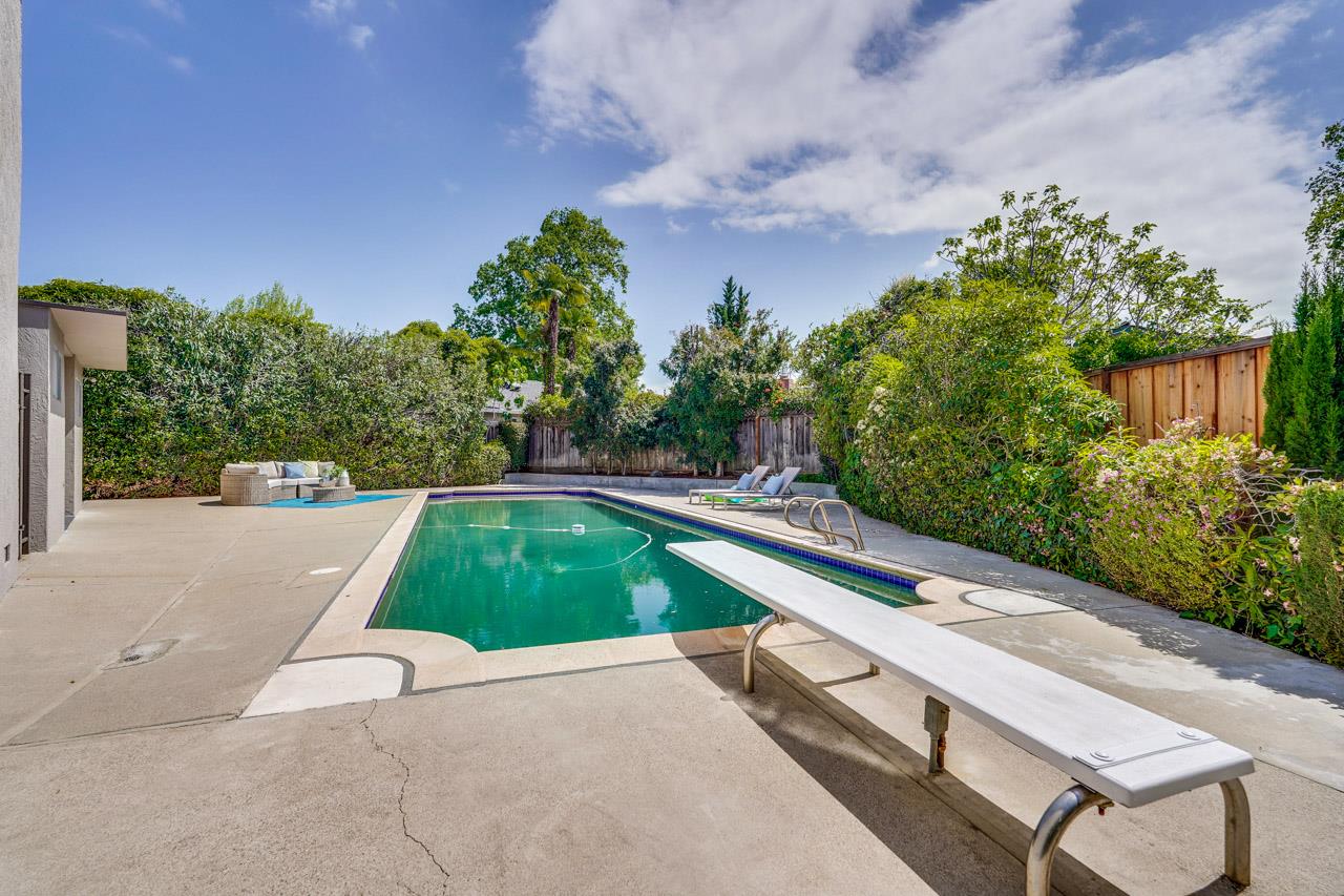 Detail Gallery Image 46 of 51 For 592 Torland Ct, Sunnyvale,  CA 94087 - 5 Beds | 3/1 Baths