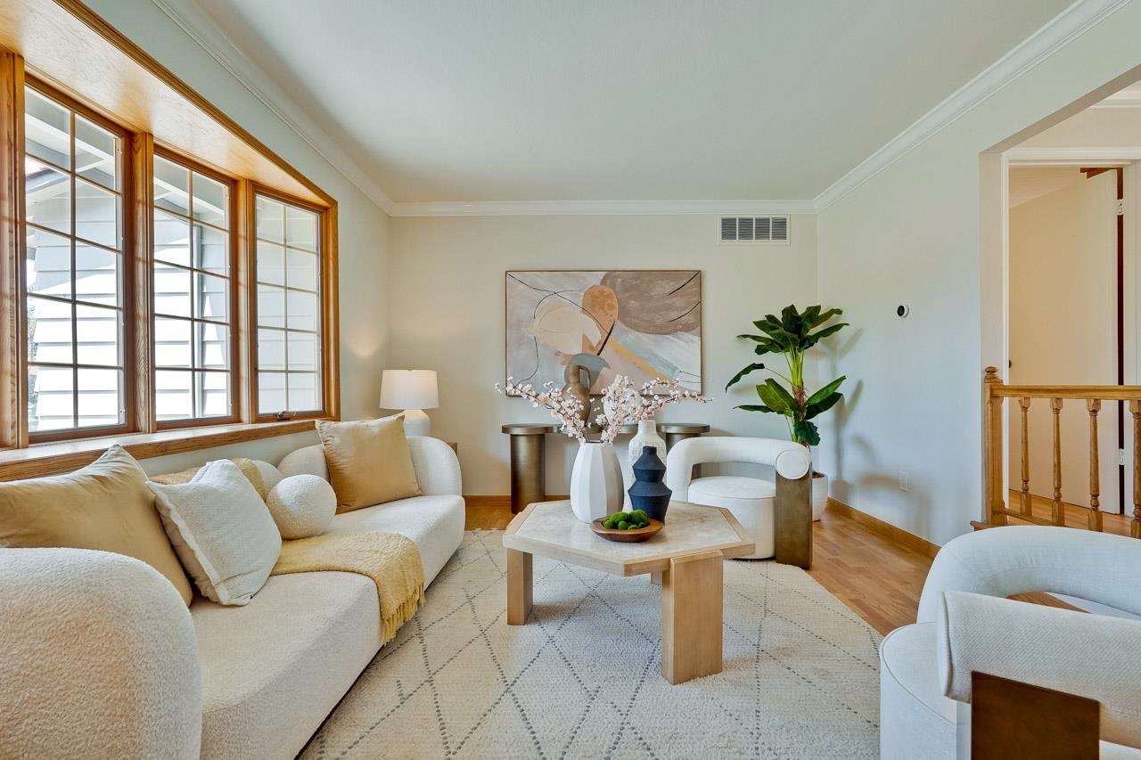 Detail Gallery Image 6 of 51 For 592 Torland Ct, Sunnyvale,  CA 94087 - 5 Beds | 3/1 Baths