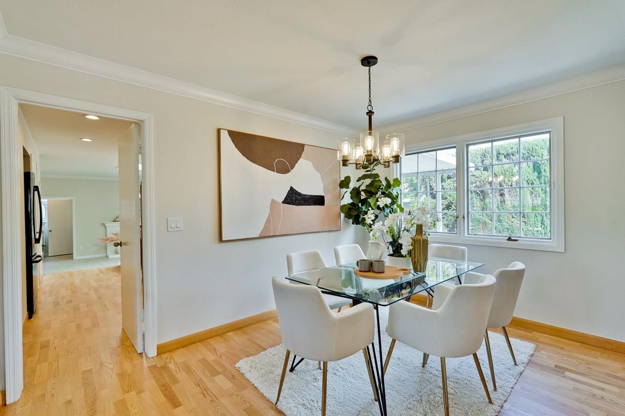 Detail Gallery Image 8 of 51 For 592 Torland Ct, Sunnyvale,  CA 94087 - 5 Beds | 3/1 Baths