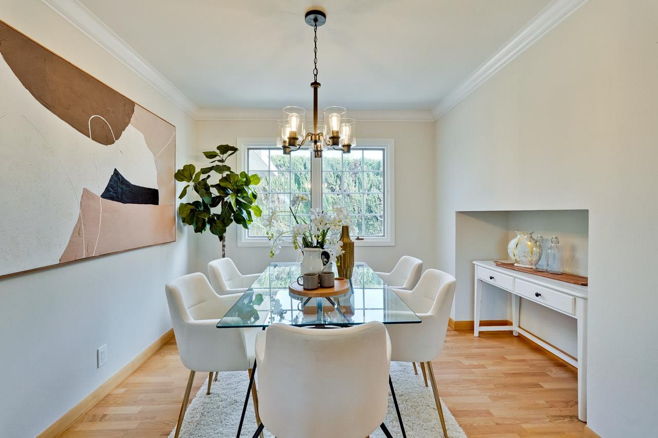 Detail Gallery Image 9 of 51 For 592 Torland Ct, Sunnyvale,  CA 94087 - 5 Beds | 3/1 Baths