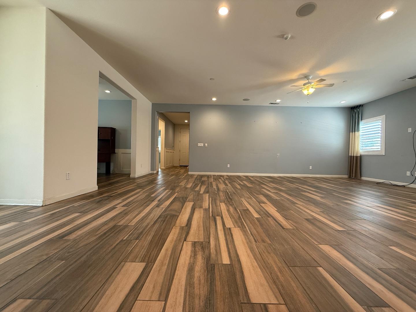 Detail Gallery Image 5 of 15 For 830 Auction St, Los Banos,  CA 93635 - 3 Beds | 2 Baths