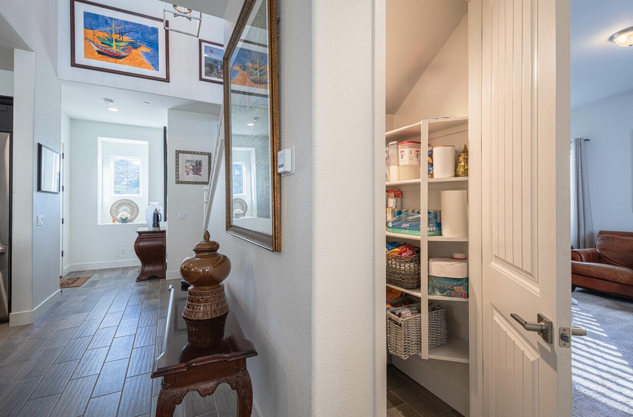 Detail Gallery Image 10 of 44 For 477 Marina Heights Dr, Marina,  CA 93933 - 4 Beds | 2/1 Baths