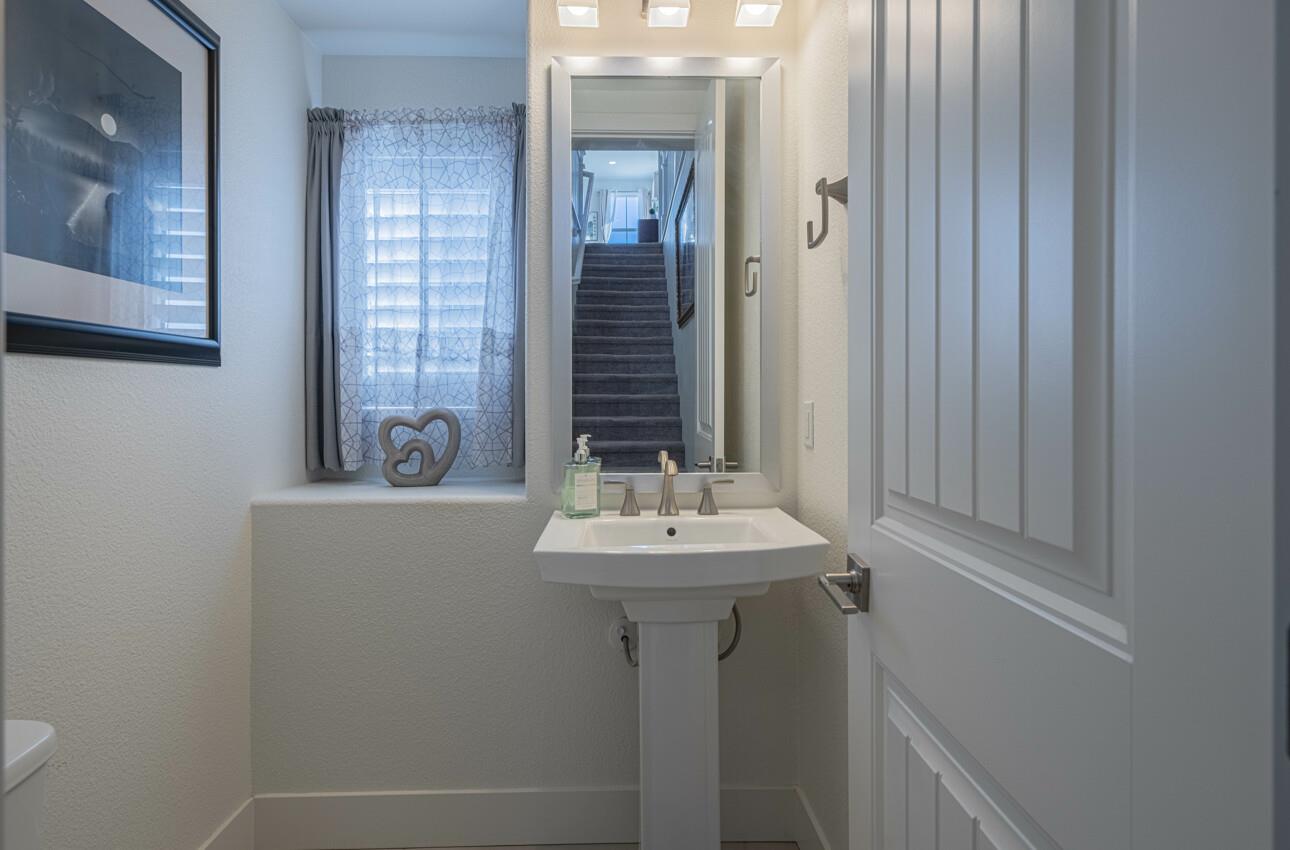 Detail Gallery Image 25 of 44 For 477 Marina Heights Dr, Marina,  CA 93933 - 4 Beds | 2/1 Baths