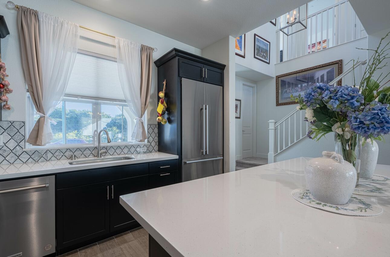 Detail Gallery Image 9 of 44 For 477 Marina Heights Dr, Marina,  CA 93933 - 4 Beds | 2/1 Baths