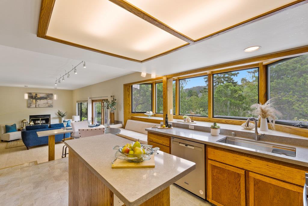 Detail Gallery Image 13 of 47 For 125 El Pinar, Watsonville,  CA 95076 - 4 Beds | 3 Baths