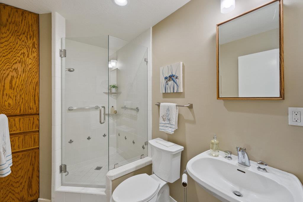 Detail Gallery Image 18 of 47 For 125 El Pinar, Watsonville,  CA 95076 - 4 Beds | 3 Baths