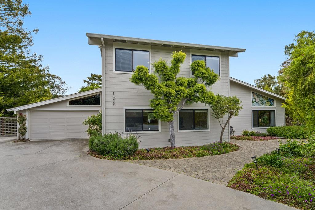 Detail Gallery Image 2 of 47 For 125 El Pinar, Watsonville,  CA 95076 - 4 Beds | 3 Baths