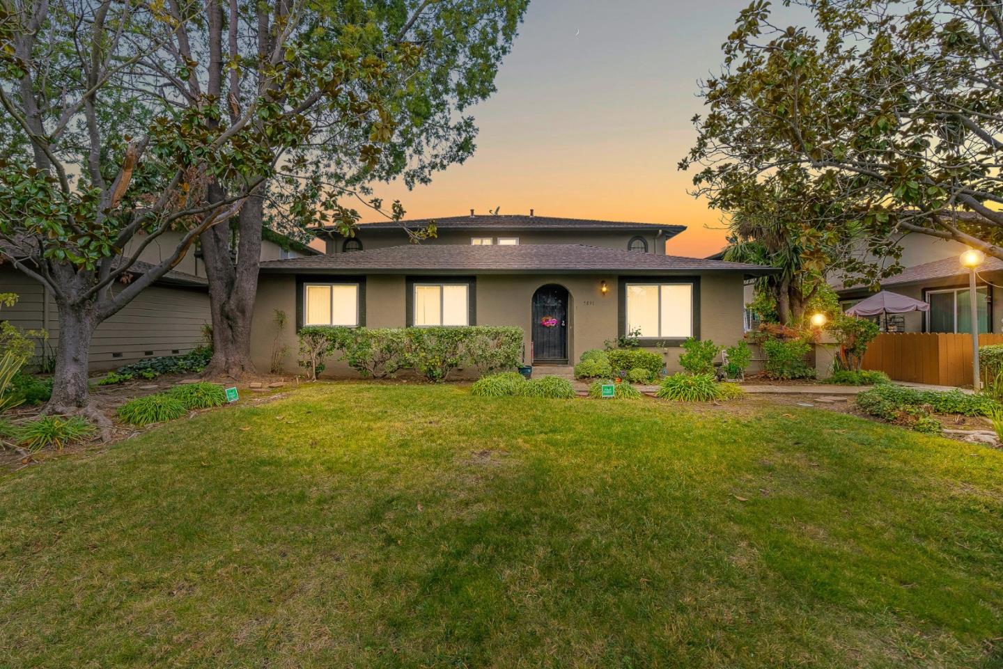 Detail Gallery Image 2 of 31 For 5891 El Zuparko Dr #3,  San Jose,  CA 95123 - 2 Beds | 1/1 Baths