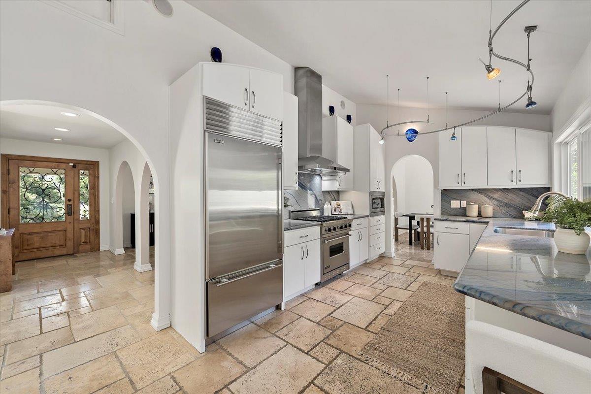 Detail Gallery Image 11 of 45 For 17274 Verdes Robles, Los Gatos,  CA 95030 - 4 Beds | 3 Baths