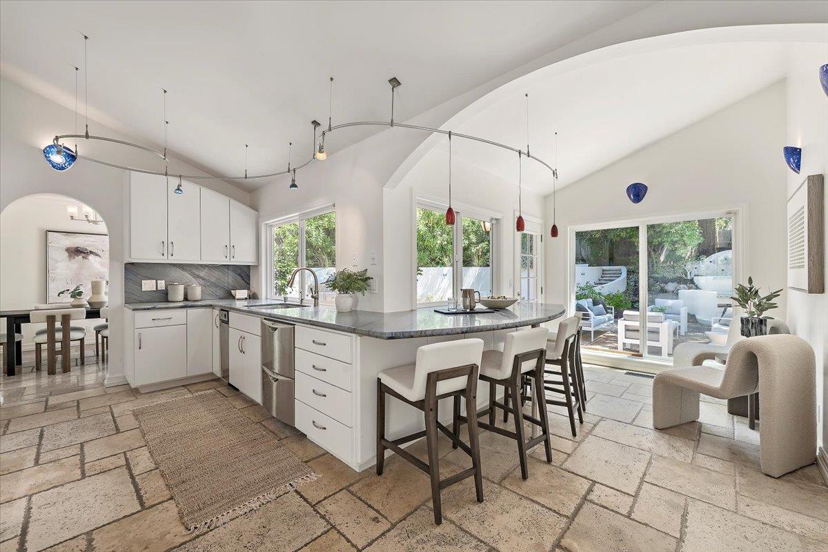 Detail Gallery Image 9 of 45 For 17274 Verdes Robles, Los Gatos,  CA 95030 - 4 Beds | 3 Baths
