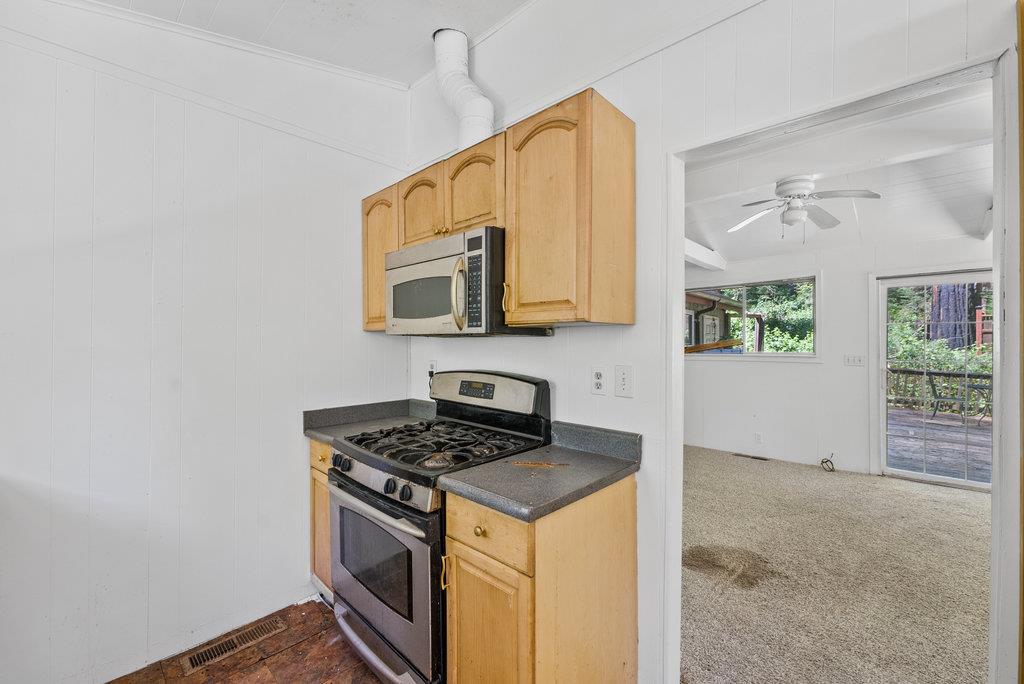 Detail Gallery Image 6 of 22 For 361 Acorn Dr, Boulder Creek,  CA 95006 - 2 Beds | 1 Baths