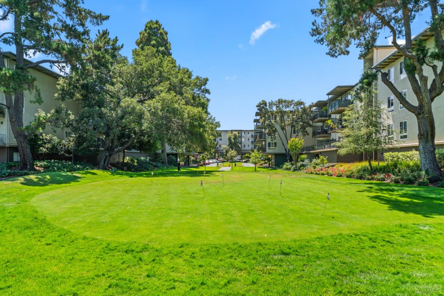 Detail Gallery Image 27 of 35 For 904 Peninsula Ave #409,  San Mateo,  CA 94401 - 1 Beds | 1 Baths