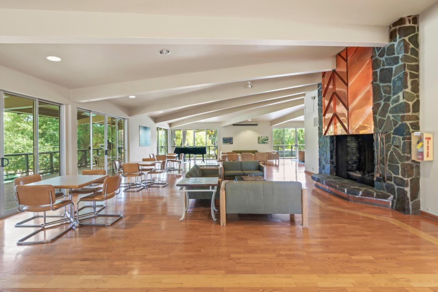 Detail Gallery Image 30 of 35 For 904 Peninsula Ave #409,  San Mateo,  CA 94401 - 1 Beds | 1 Baths