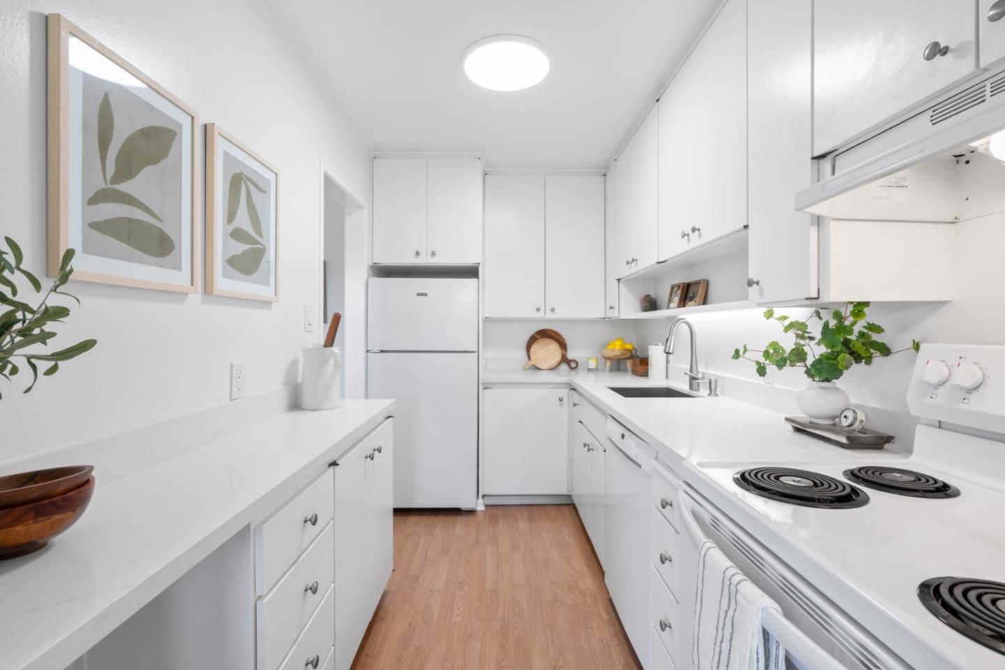 Detail Gallery Image 9 of 35 For 904 Peninsula Ave #409,  San Mateo,  CA 94401 - 1 Beds | 1 Baths