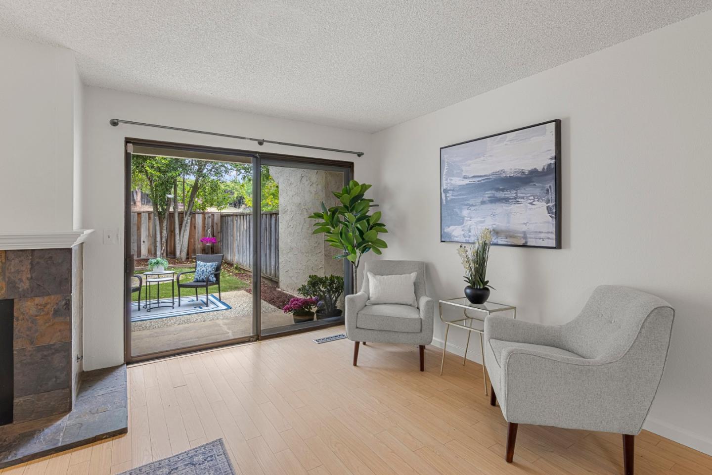 Detail Gallery Image 12 of 50 For 260 W Dunne Ave #4,  Morgan Hill,  CA 95037 - 2 Beds | 1/1 Baths