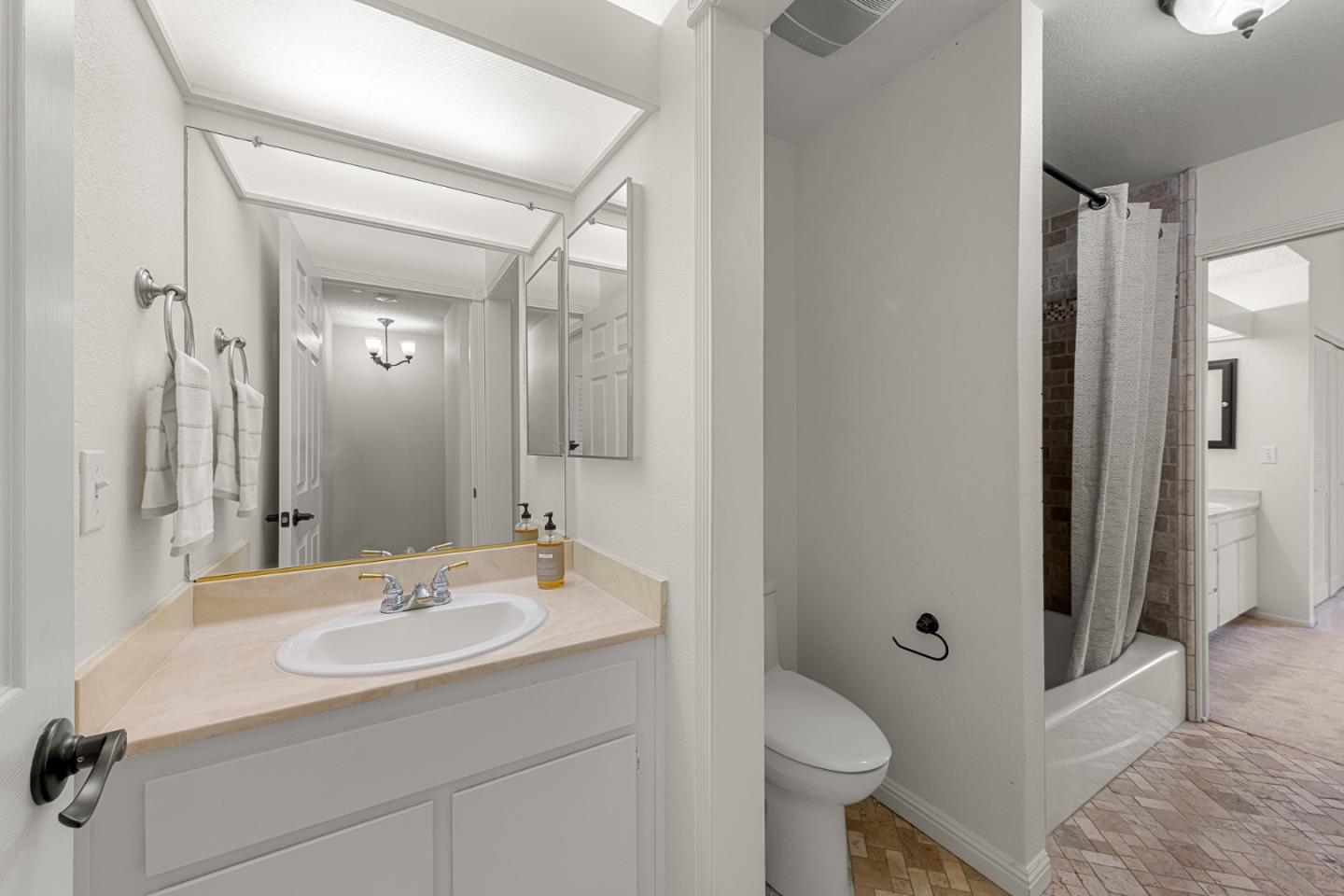 Detail Gallery Image 19 of 50 For 260 W Dunne Ave #4,  Morgan Hill,  CA 95037 - 2 Beds | 1/1 Baths