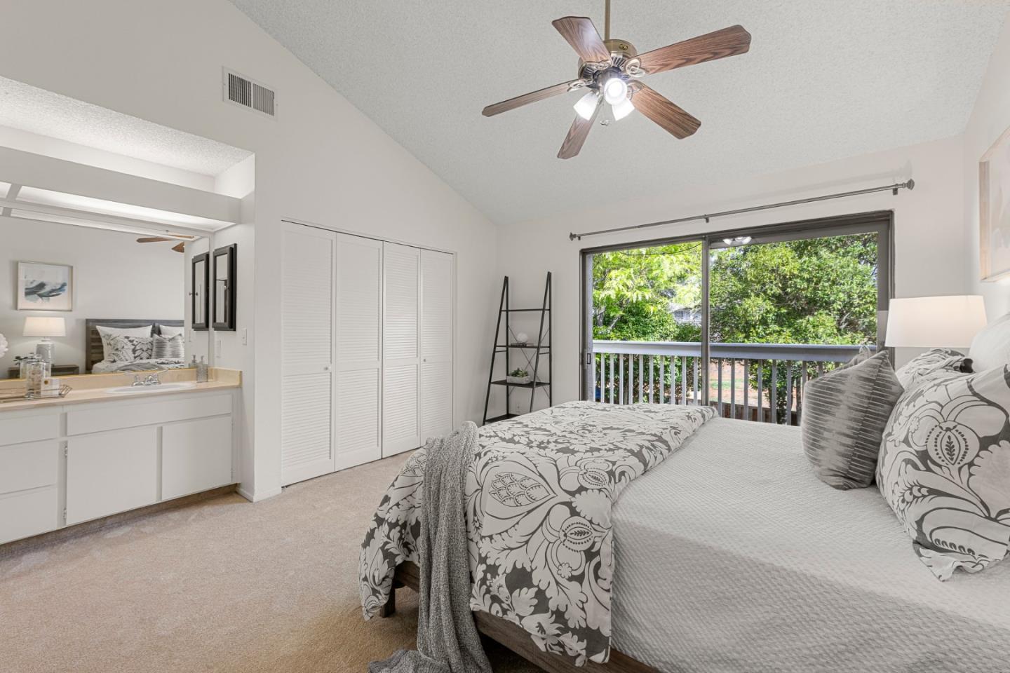 Detail Gallery Image 24 of 50 For 260 W Dunne Ave #4,  Morgan Hill,  CA 95037 - 2 Beds | 1/1 Baths