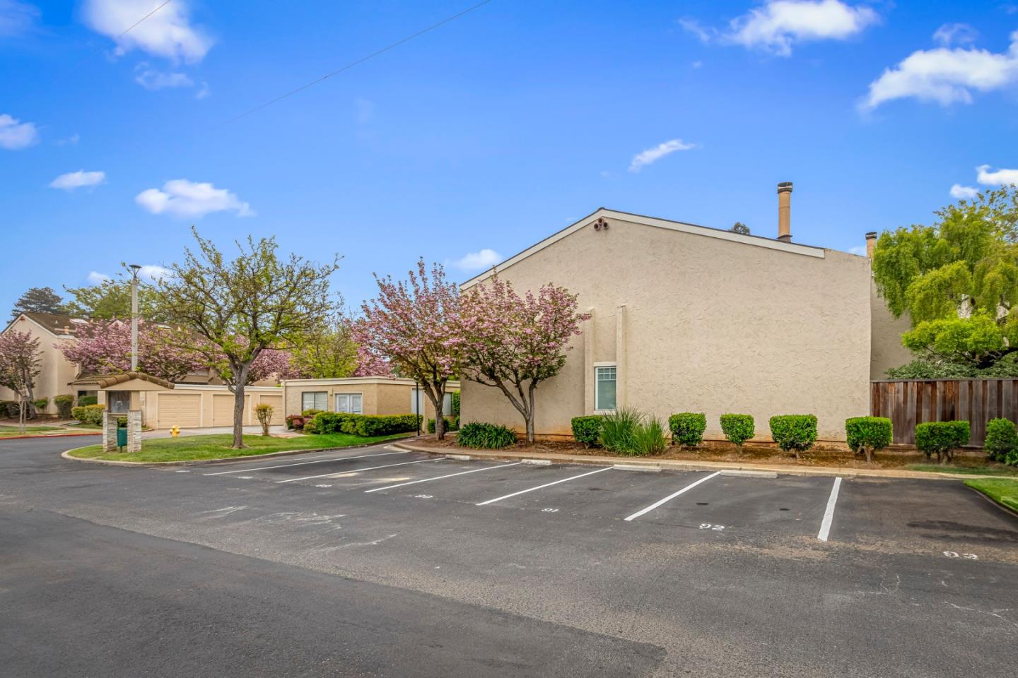 Detail Gallery Image 35 of 50 For 260 W Dunne Ave #4,  Morgan Hill,  CA 95037 - 2 Beds | 1/1 Baths