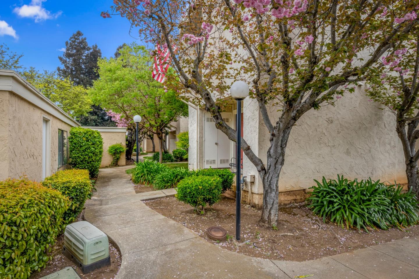 Detail Gallery Image 36 of 50 For 260 W Dunne Ave #4,  Morgan Hill,  CA 95037 - 2 Beds | 1/1 Baths