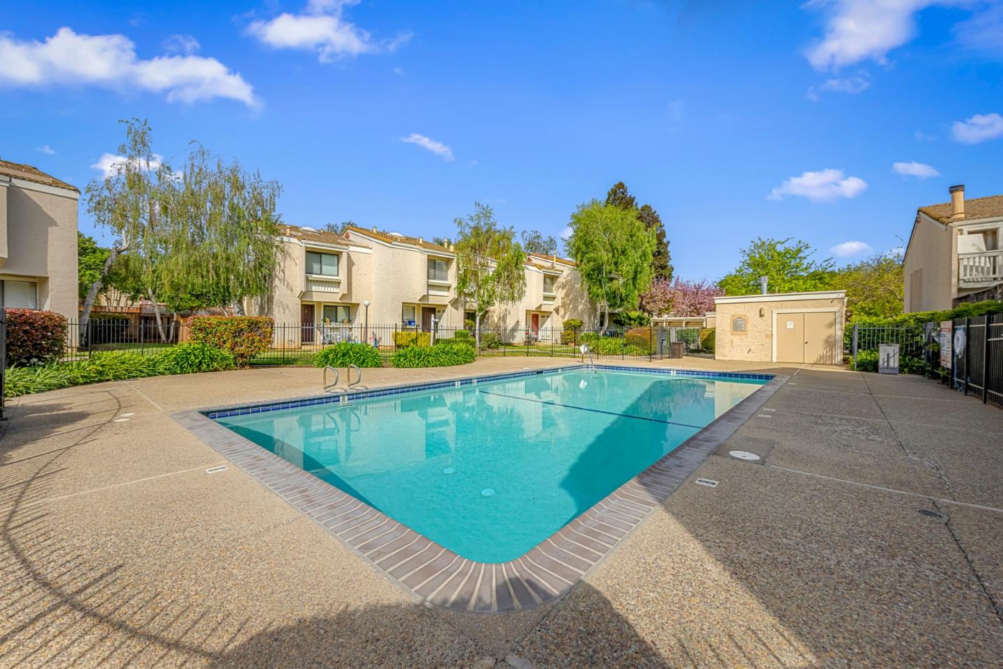 Detail Gallery Image 41 of 50 For 260 W Dunne Ave #4,  Morgan Hill,  CA 95037 - 2 Beds | 1/1 Baths
