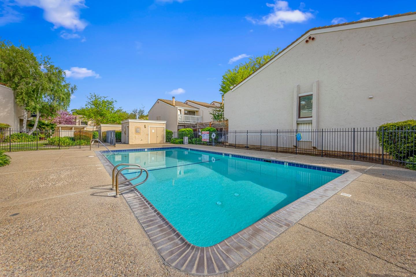 Detail Gallery Image 42 of 50 For 260 W Dunne Ave #4,  Morgan Hill,  CA 95037 - 2 Beds | 1/1 Baths