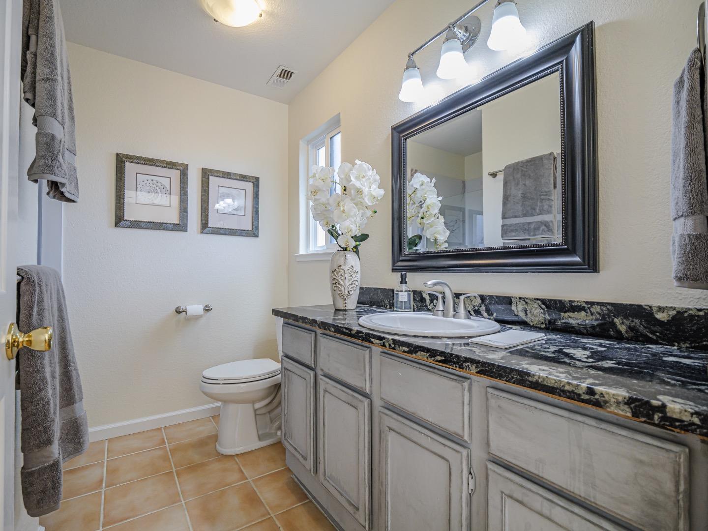 Detail Gallery Image 20 of 37 For 1331 Leila Ct, Santa Cruz,  CA 95062 - 3 Beds | 2 Baths