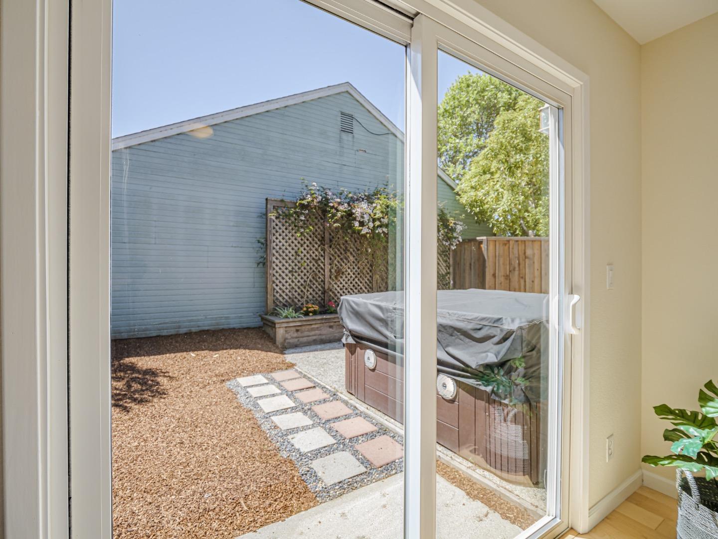Detail Gallery Image 22 of 37 For 1331 Leila Ct, Santa Cruz,  CA 95062 - 3 Beds | 2 Baths