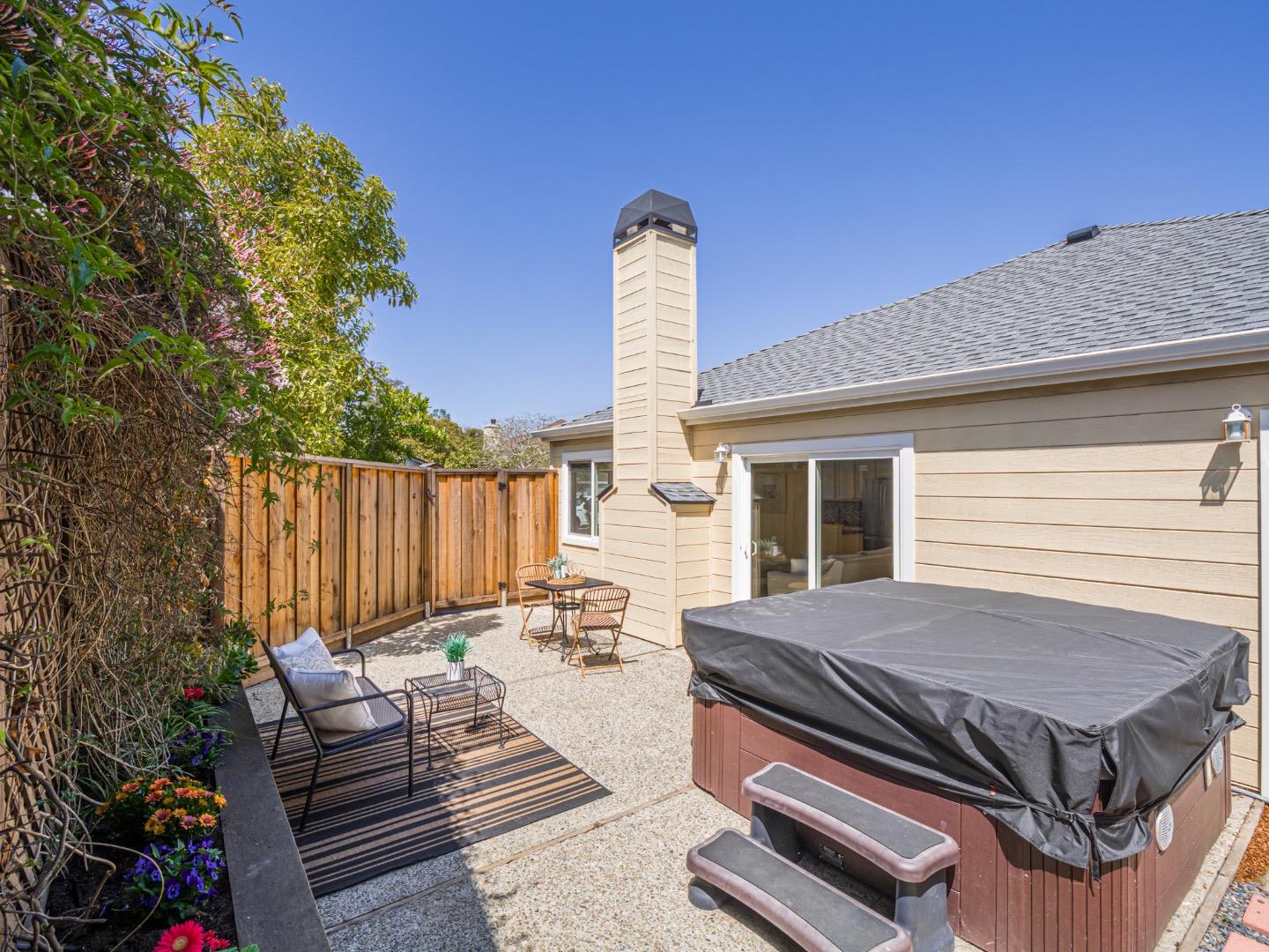 Detail Gallery Image 29 of 37 For 1331 Leila Ct, Santa Cruz,  CA 95062 - 3 Beds | 2 Baths