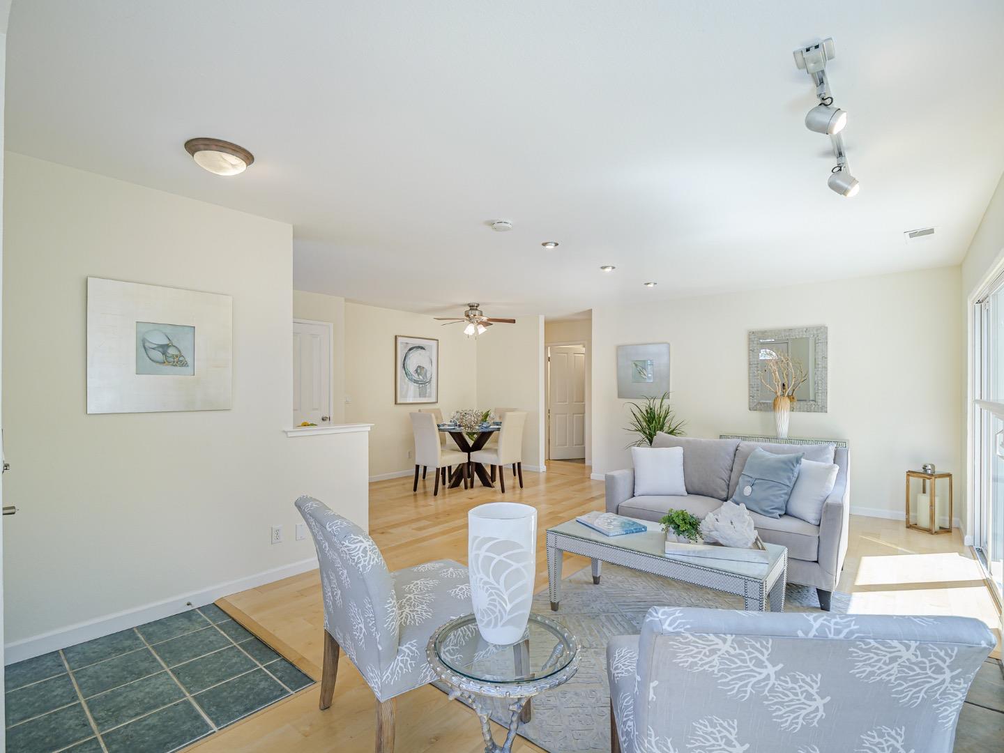 Detail Gallery Image 3 of 37 For 1331 Leila Ct, Santa Cruz,  CA 95062 - 3 Beds | 2 Baths