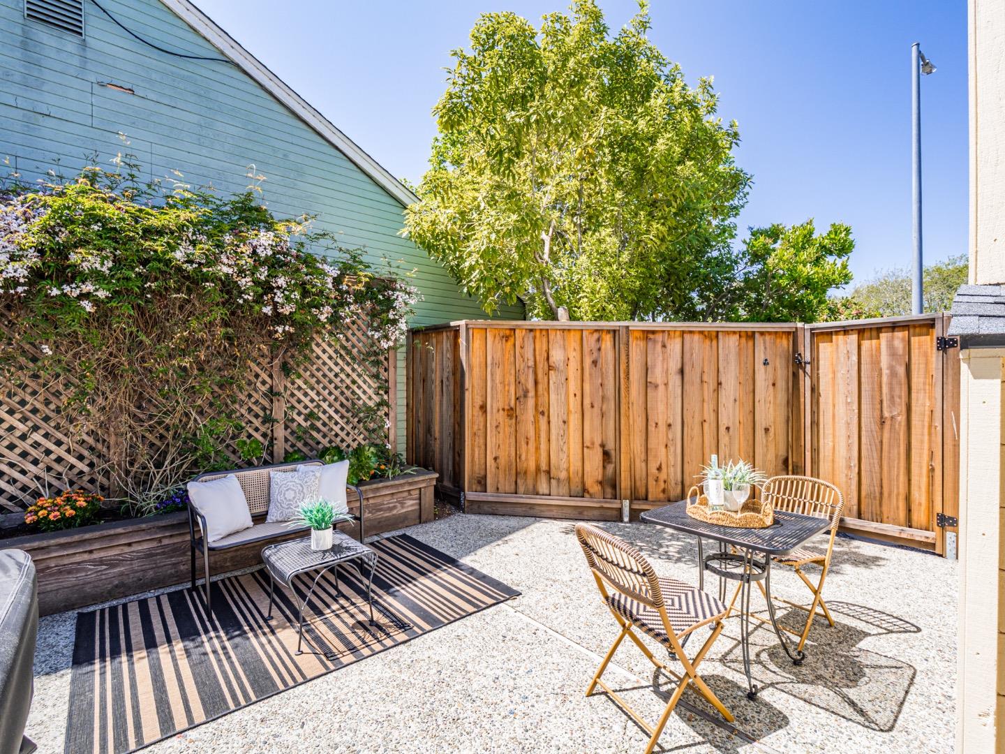 Detail Gallery Image 30 of 37 For 1331 Leila Ct, Santa Cruz,  CA 95062 - 3 Beds | 2 Baths