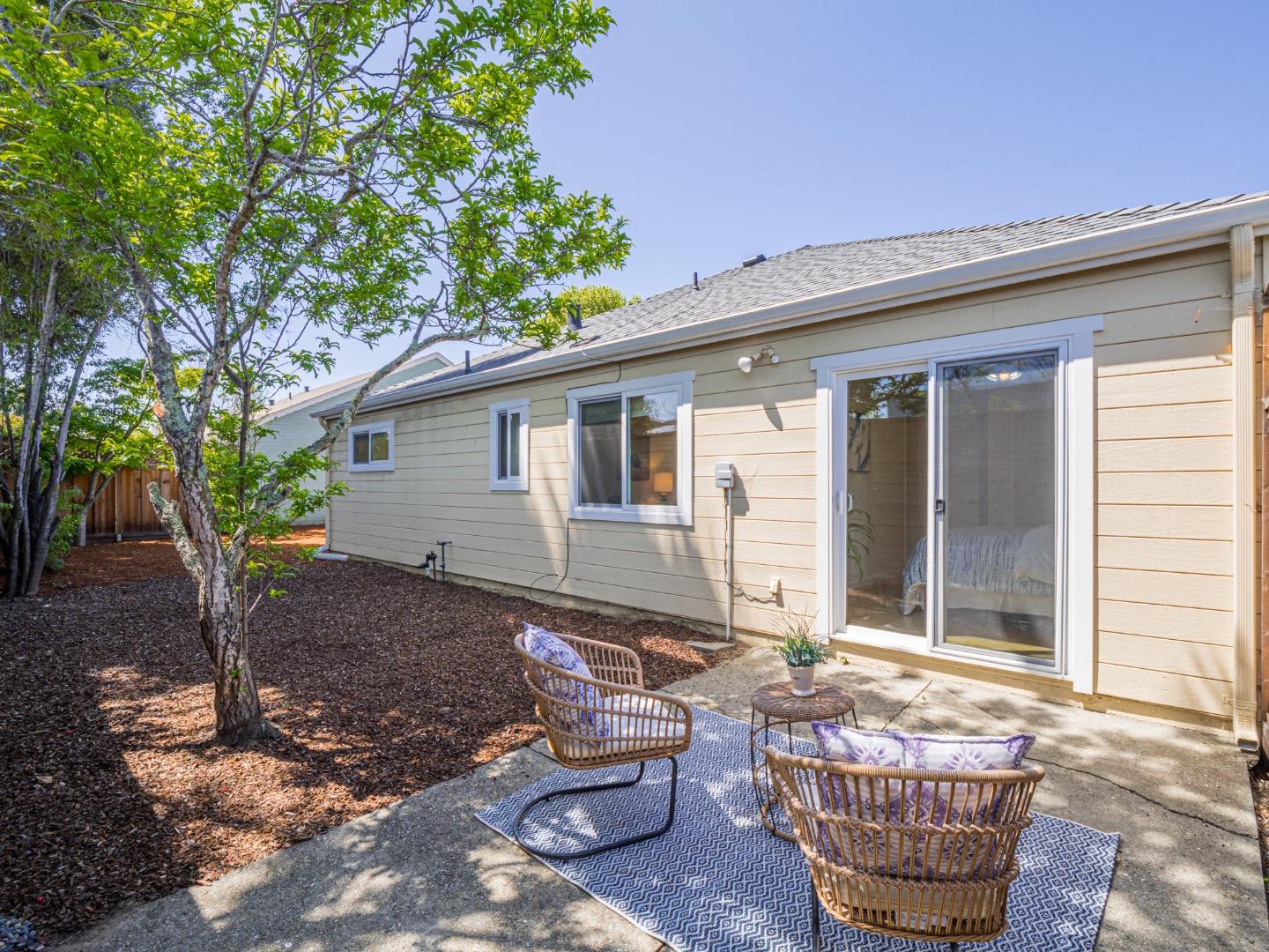 Detail Gallery Image 33 of 37 For 1331 Leila Ct, Santa Cruz,  CA 95062 - 3 Beds | 2 Baths
