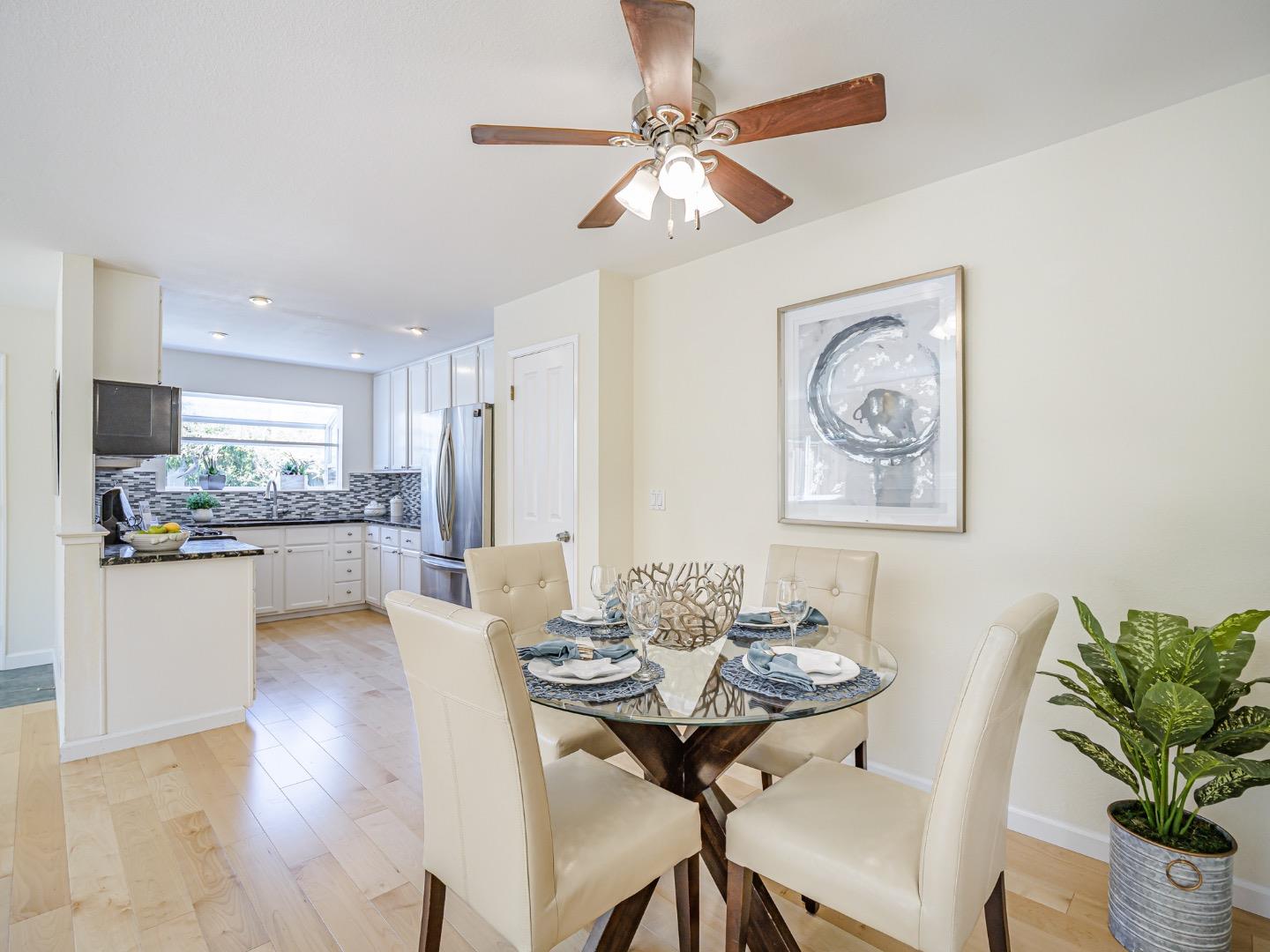 Detail Gallery Image 4 of 37 For 1331 Leila Ct, Santa Cruz,  CA 95062 - 3 Beds | 2 Baths