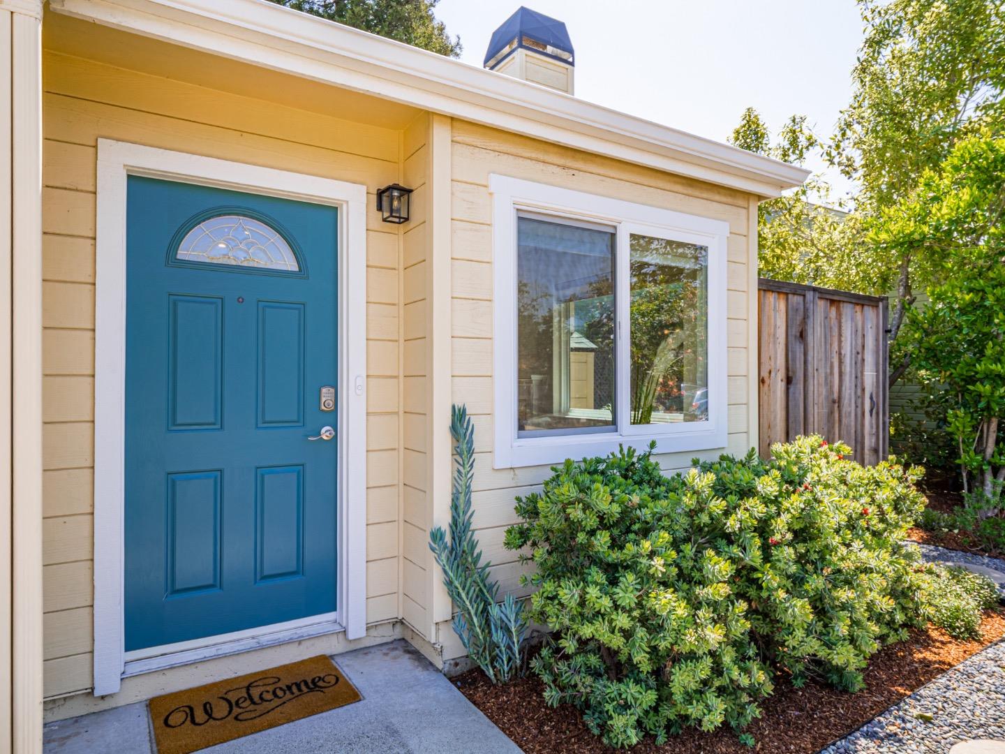 Detail Gallery Image 7 of 37 For 1331 Leila Ct, Santa Cruz,  CA 95062 - 3 Beds | 2 Baths