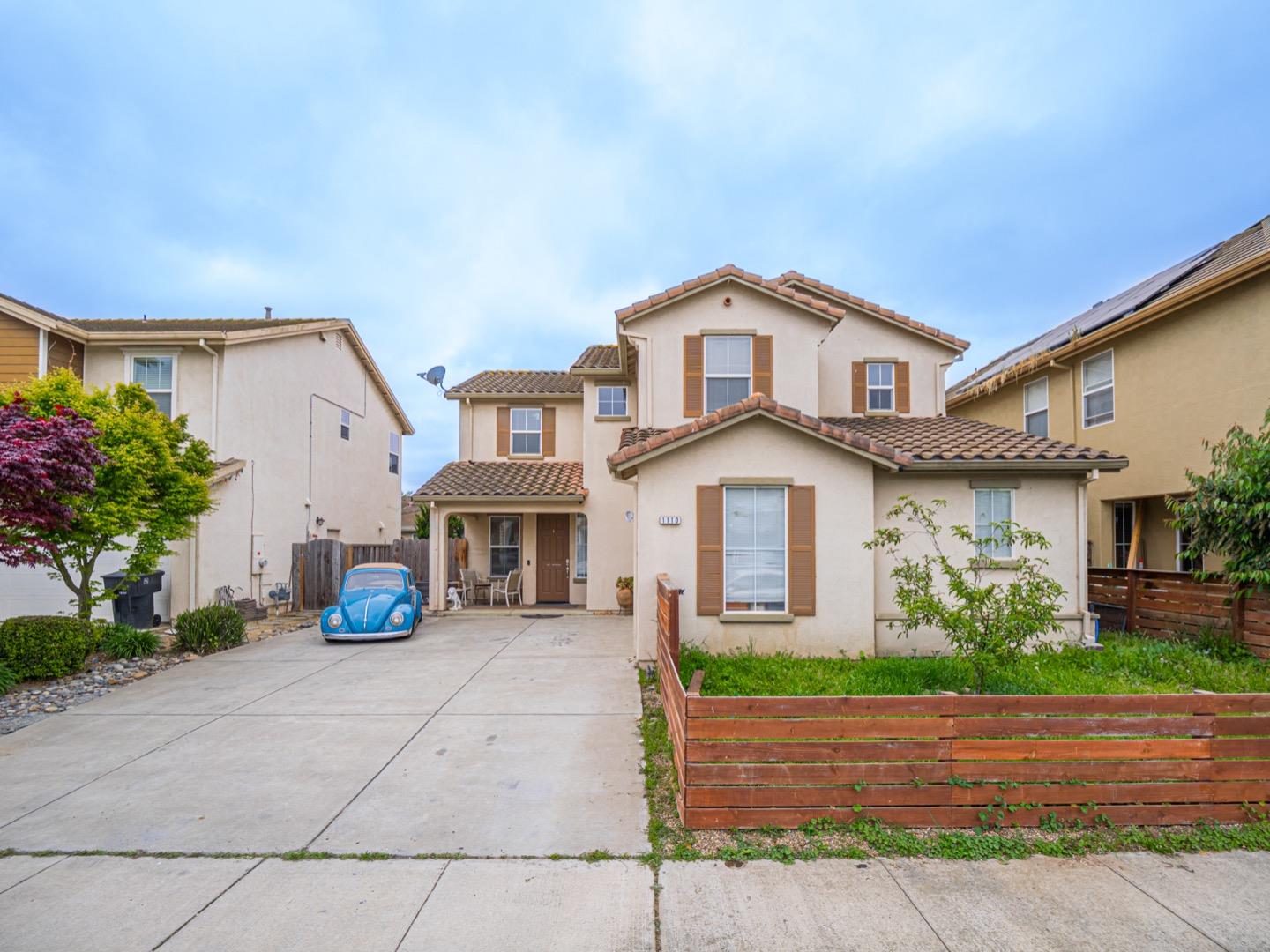 Detail Gallery Image 1 of 24 For 1110 Siena Way, Salinas,  CA 93905 - 4 Beds | 3/1 Baths