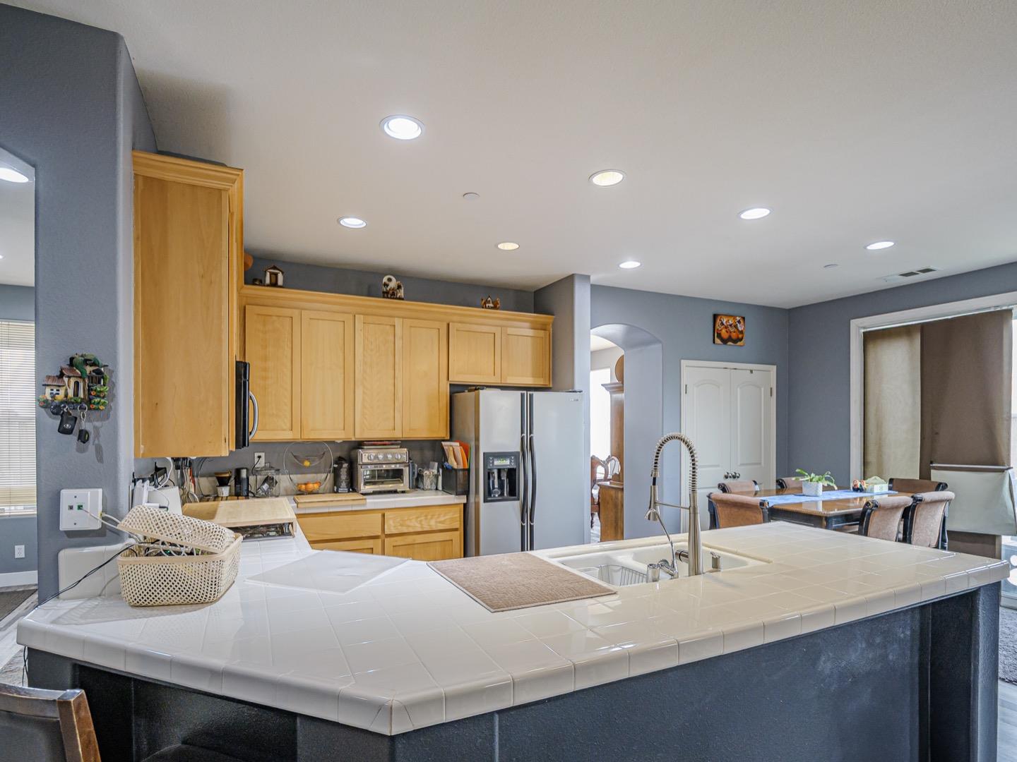 Detail Gallery Image 10 of 24 For 1110 Siena Way, Salinas,  CA 93905 - 4 Beds | 3/1 Baths