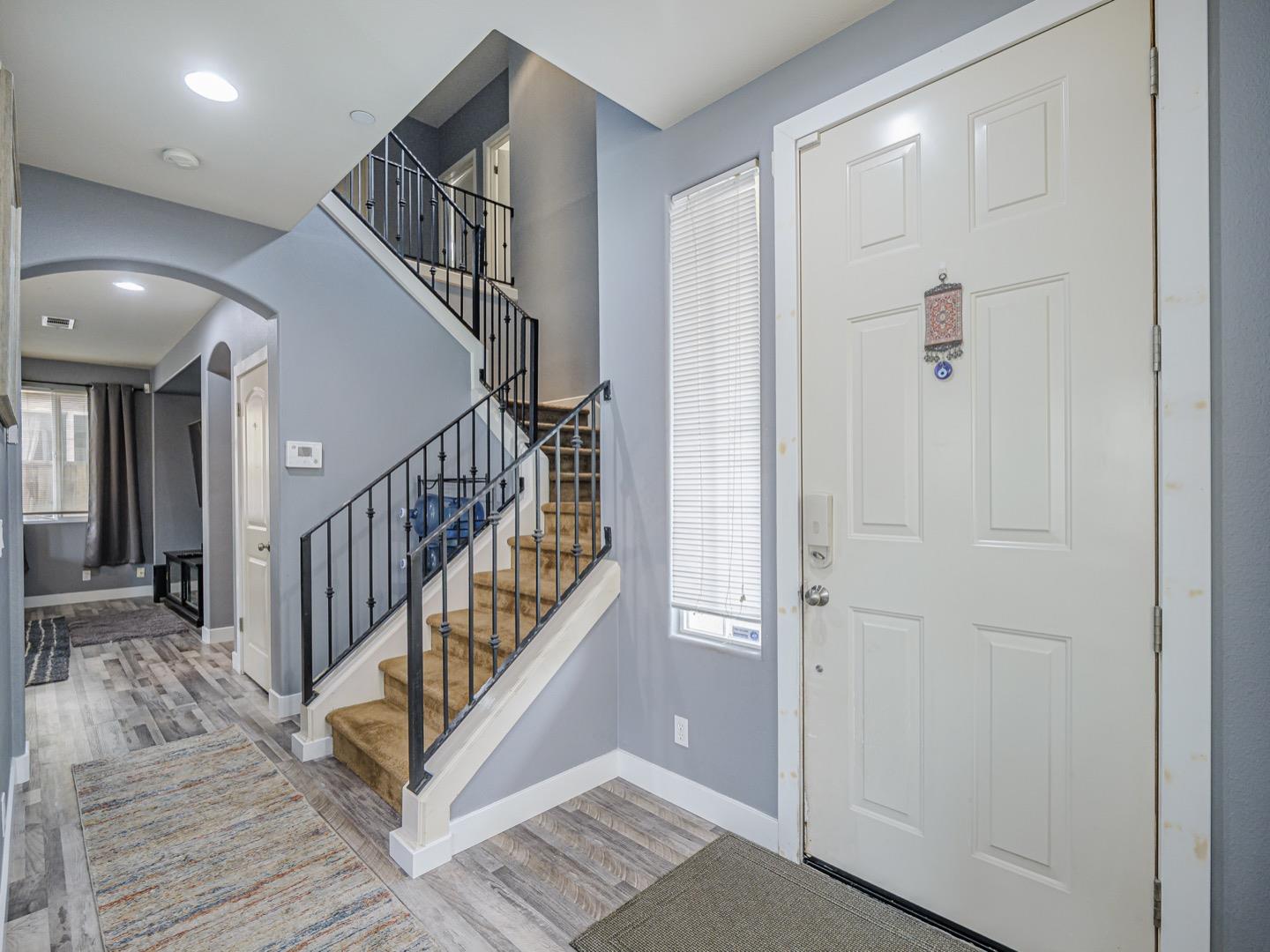 Detail Gallery Image 12 of 24 For 1110 Siena Way, Salinas,  CA 93905 - 4 Beds | 3/1 Baths