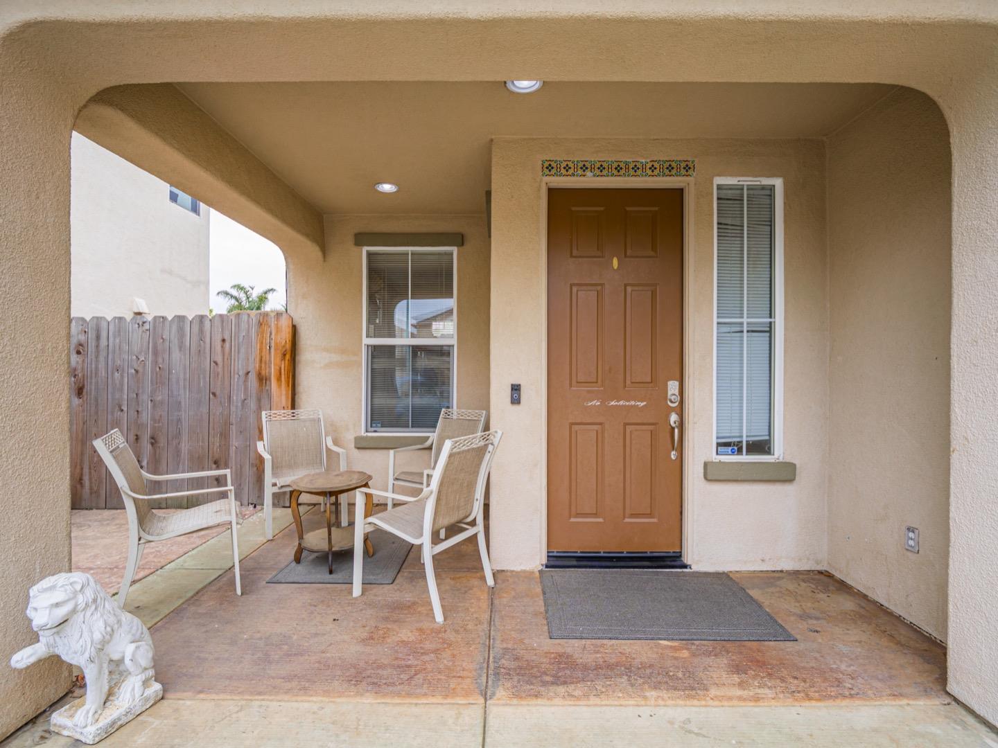Detail Gallery Image 2 of 24 For 1110 Siena Way, Salinas,  CA 93905 - 4 Beds | 3/1 Baths