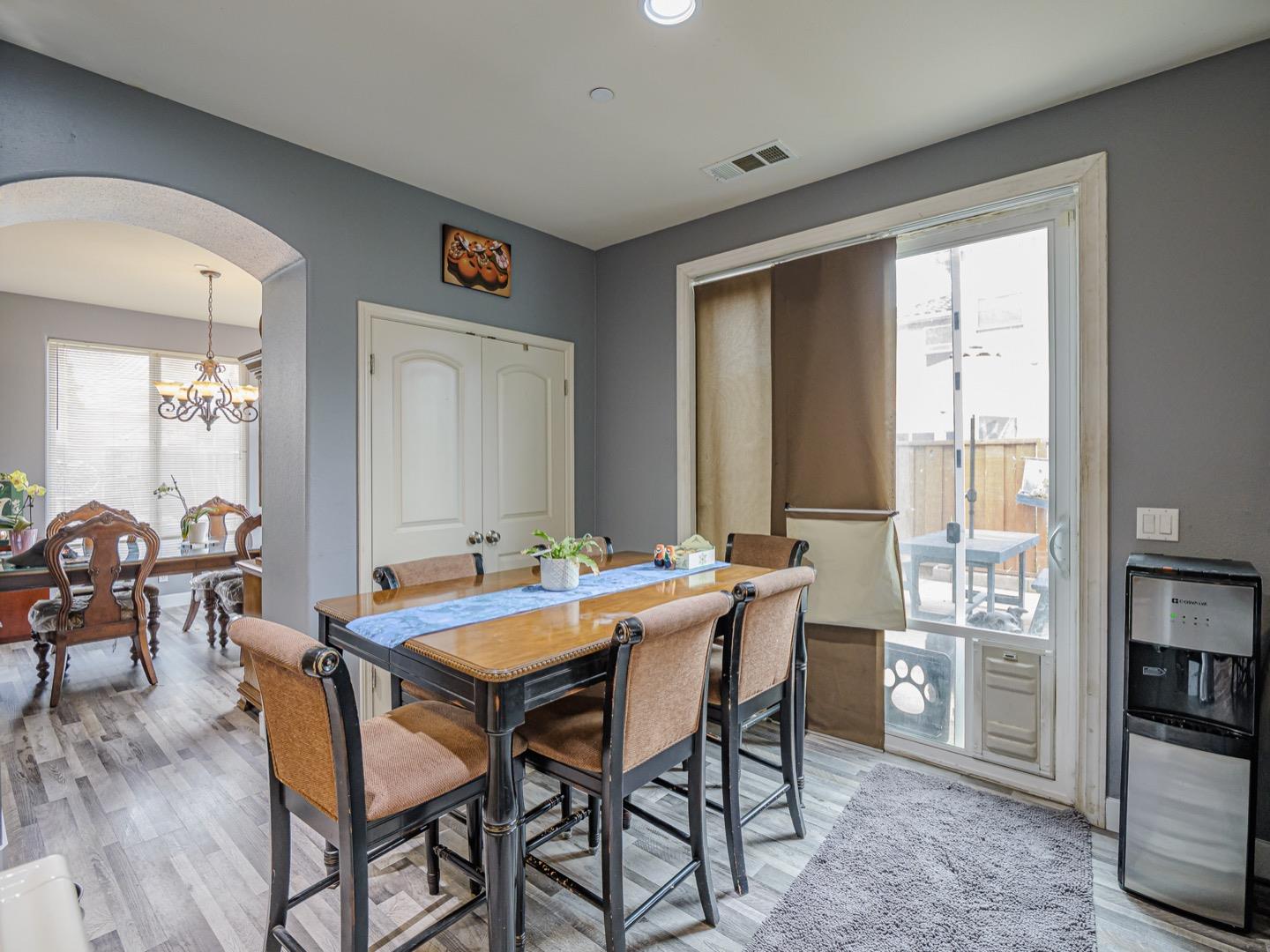 Detail Gallery Image 5 of 24 For 1110 Siena Way, Salinas,  CA 93905 - 4 Beds | 3/1 Baths