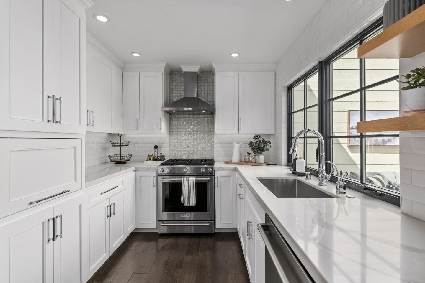 Detail Gallery Image 3 of 32 For 109 Lorain Pl, Los Gatos,  CA 95032 - 3 Beds | 2 Baths