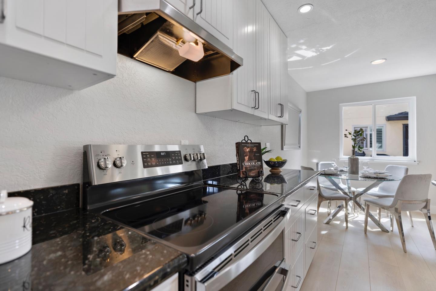 Detail Gallery Image 10 of 27 For 323 E Latimer Ave #2,  Campbell,  CA 95008 - 2 Beds | 1 Baths