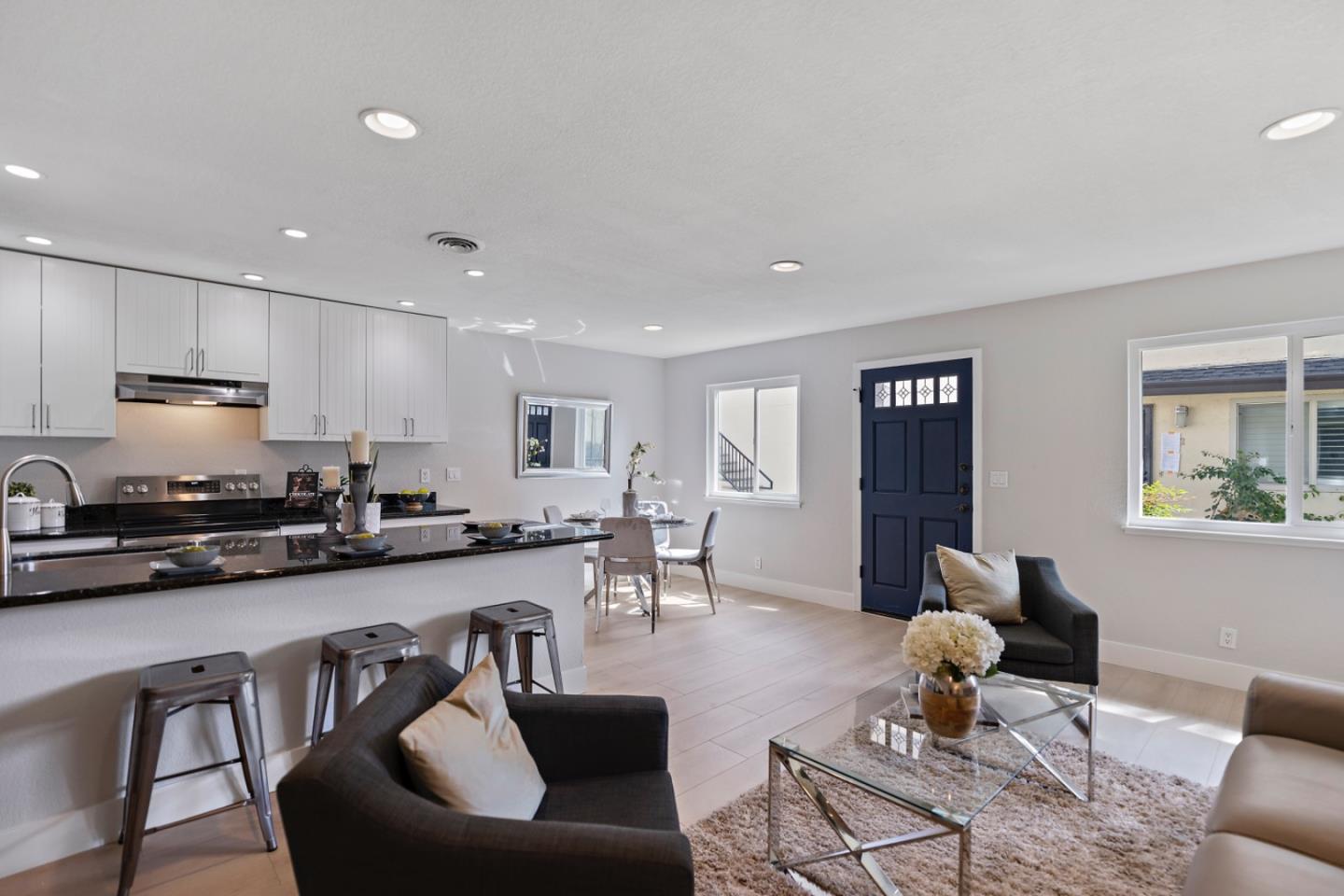 Detail Gallery Image 12 of 27 For 323 E Latimer Ave #2,  Campbell,  CA 95008 - 2 Beds | 1 Baths