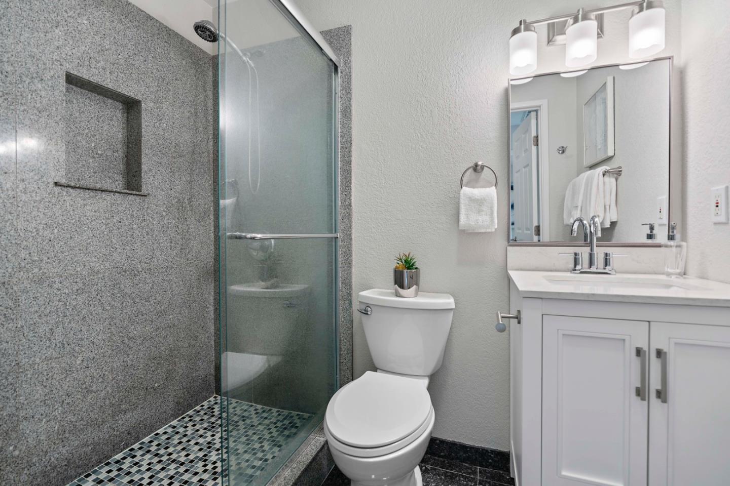 Detail Gallery Image 21 of 27 For 323 E Latimer Ave #2,  Campbell,  CA 95008 - 2 Beds | 1 Baths