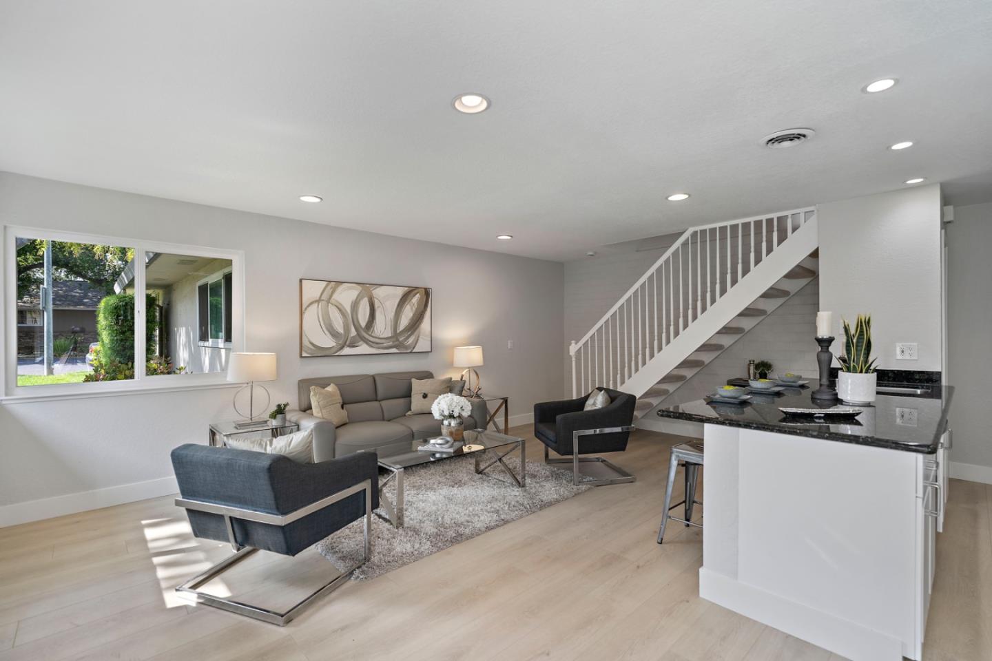Detail Gallery Image 5 of 27 For 323 E Latimer Ave #2,  Campbell,  CA 95008 - 2 Beds | 1 Baths